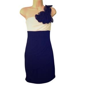 B.Smart Black & White knit Cocktail Dress w one shoulder Juniors Size 5 Flower